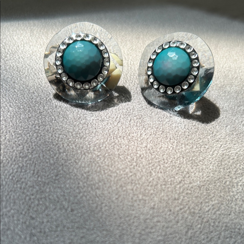 Vintage  Blue Stone center Rhinestone circling Clip Earrings